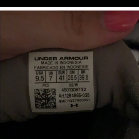 Under Armour shoes - Picture 4 of 4